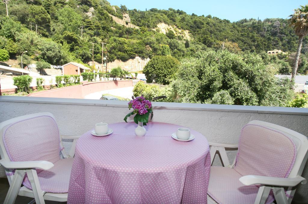 Glyfada Gorgona Apartments Dış mekan fotoğraf