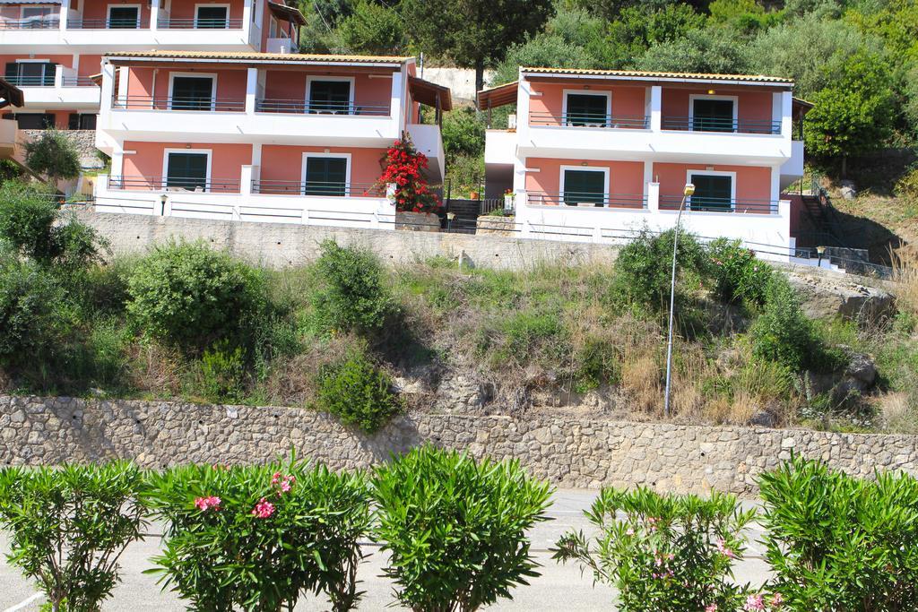 Glyfada Gorgona Apartments Dış mekan fotoğraf