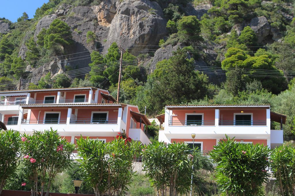 Glyfada Gorgona Apartments Dış mekan fotoğraf