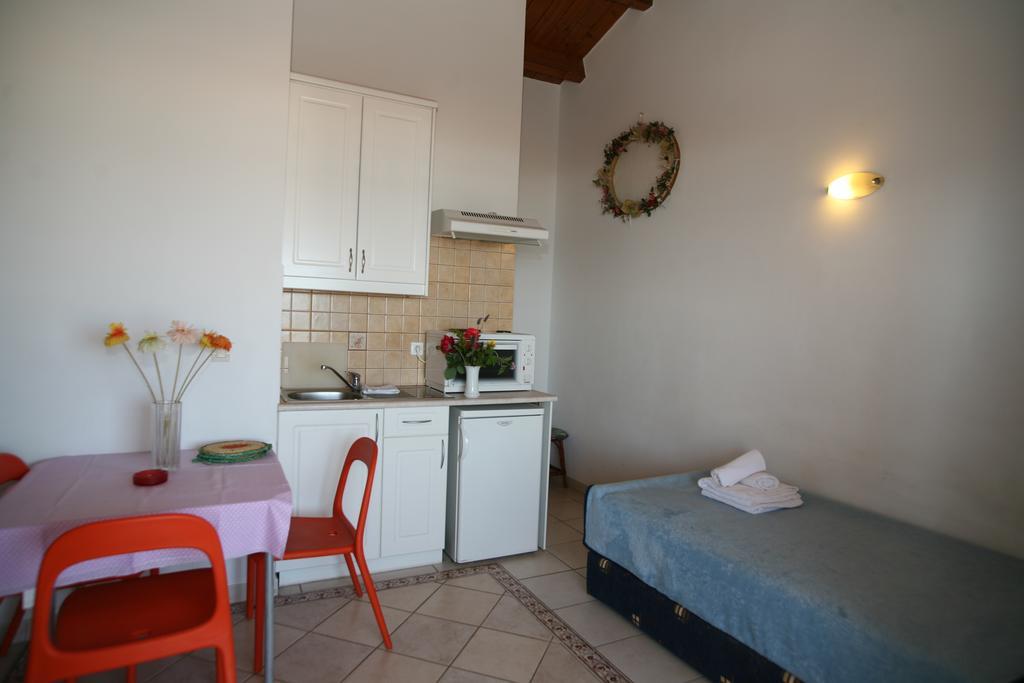 Glyfada Gorgona Apartments Dış mekan fotoğraf